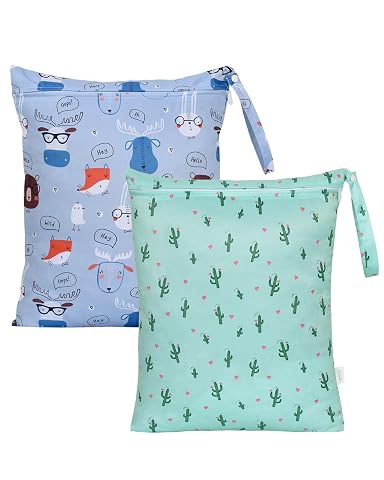 Deux pochettes souples à motif cactus, avec fermeture zippée et poignée, posées sur pierre claire et lin ivoire